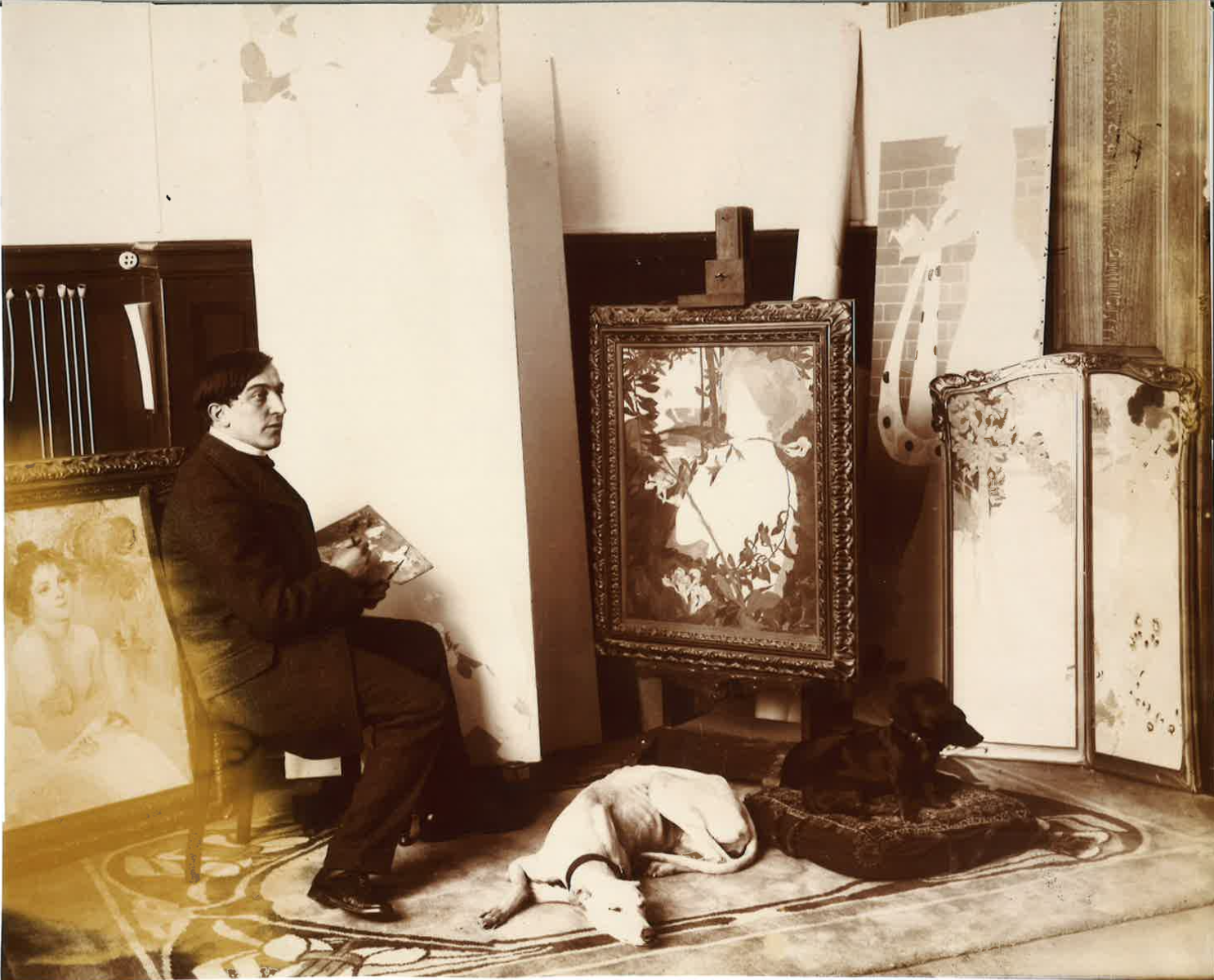 Georges de Feure dans son atelier historique, cité Malesherbes, Paris